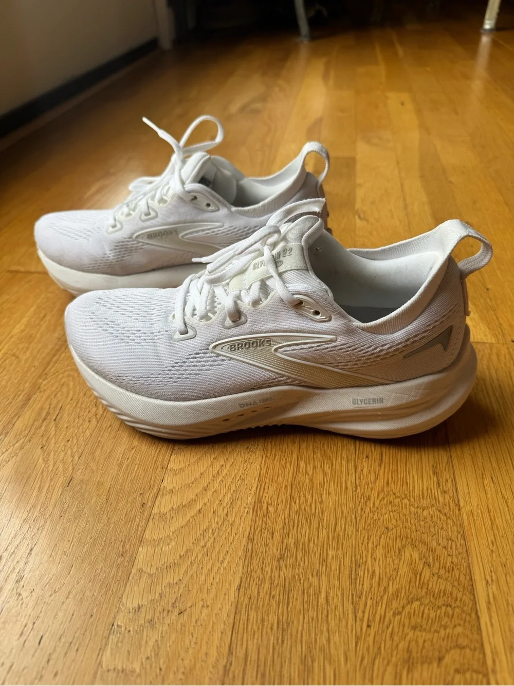 Brooks Women’s Glycerin 22 Neutral Running Shoe - Picture 1 of 10